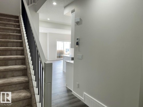 Upper 319 33 Avenue, Edmonton, AB - Indoor Photo Showing Other Room