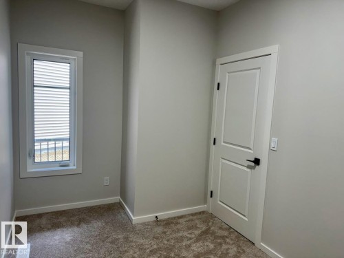 Upper 319 33 Avenue, Edmonton, AB - Indoor Photo Showing Other Room