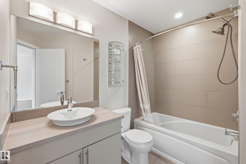 315 10611 117 Street, Edmonton, AB - Indoor Photo Showing Bathroom