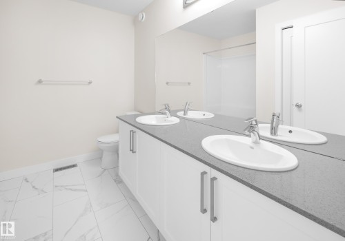 752 Berg Loop, Leduc, AB - Indoor Photo Showing Bathroom