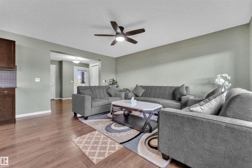 1651 28 Street, Edmonton, AB - Indoor Photo Showing Living Room