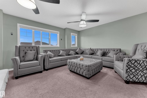 1651 28 Street, Edmonton, AB - Indoor Photo Showing Living Room