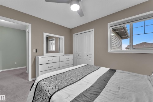 1651 28 Street, Edmonton, AB - Indoor Photo Showing Bedroom
