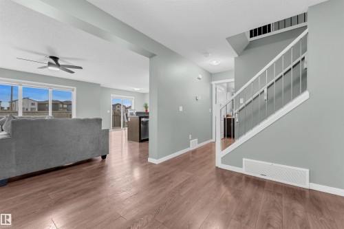 1651 28 Street, Edmonton, AB - Indoor