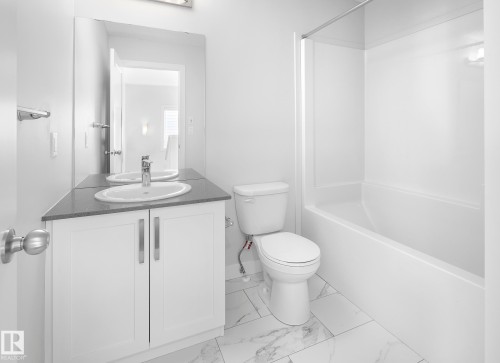 760 Berg Loop, Leduc, AB - Indoor Photo Showing Bathroom