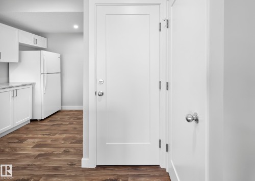 760 Berg Loop, Leduc, AB - Indoor