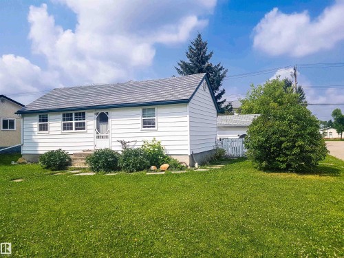 4804 49 Avenue  Drayton Valley, AB T7A 1J3