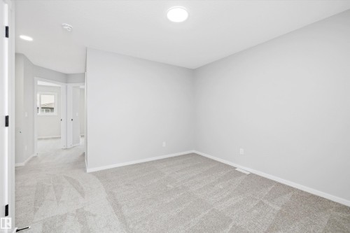 5723 Hawthorn Common, Edmonton, AB - Indoor Photo Showing Other Room