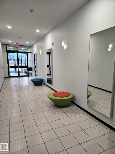 607 10024 Jasper Avenue, Edmonton, AB - Indoor Photo Showing Other Room