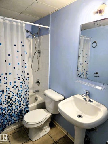 607 10024 Jasper Avenue, Edmonton, AB - Indoor Photo Showing Bathroom