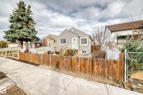 10931 98 Street, Edmonton, AB - Outdoor