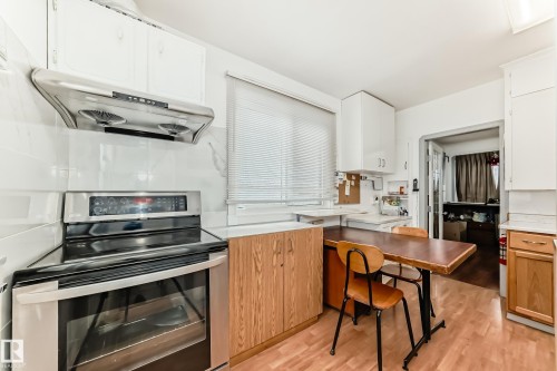 10931 98 Street, Edmonton, AB - Indoor Photo Showing Kitchen