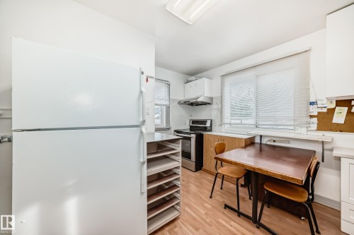 10931 98 Street, Edmonton, AB - Indoor Photo Showing Kitchen