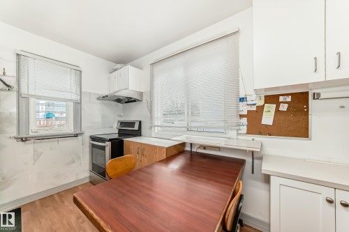 10931 98 Street, Edmonton, AB - Indoor