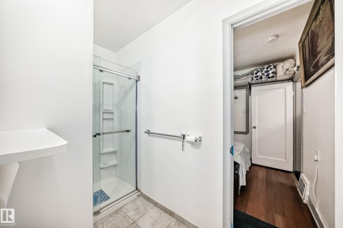 10931 98 Street, Edmonton, AB - Indoor