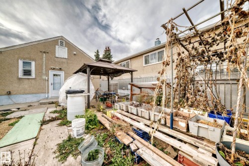 10931 98 Street, Edmonton, AB - Outdoor