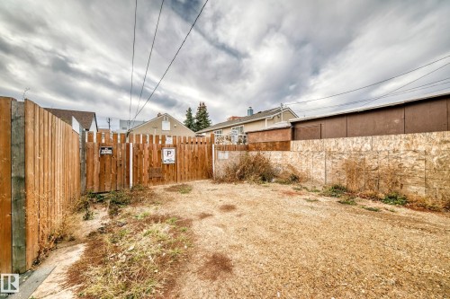 10931 98 Street, Edmonton, AB - Outdoor