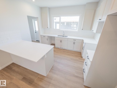 3224 Dallas Schmidt Drive, Edmonton, AB - Indoor