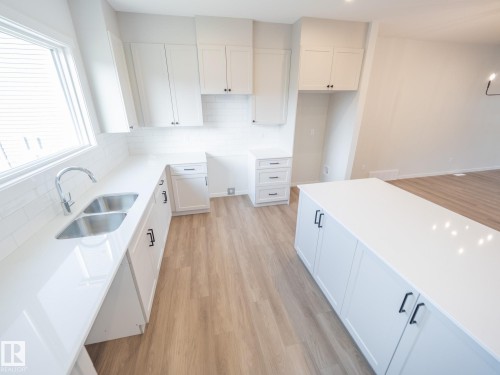 3224 Dallas Schmidt Drive, Edmonton, AB - Indoor Photo Showing Kitchen With Double Sink