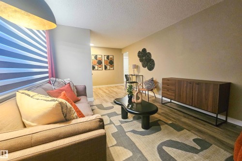 4203 83 Street, Edmonton, AB - Indoor