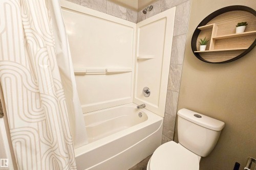 4203 83 Street, Edmonton, AB - Indoor Photo Showing Bathroom