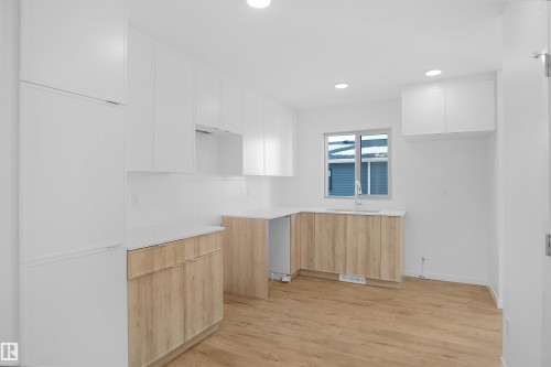 11 Elizabeth Gardens, Spruce Grove, AB - Indoor Photo Showing Other Room