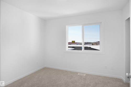 11 Elizabeth Gardens, Spruce Grove, AB - Indoor Photo Showing Other Room