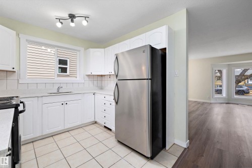 12828 125 Street, Edmonton, AB - Indoor Photo Showing Kitchen With Stainless Steel Kitchen