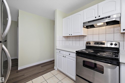 12828 125 Street, Edmonton, AB - Indoor Photo Showing Kitchen