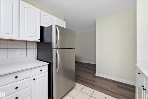 12828 125 Street, Edmonton, AB - Indoor Photo Showing Kitchen