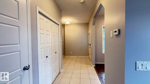 7185 Cardinal Way, Edmonton, AB - Indoor Photo Showing Other Room