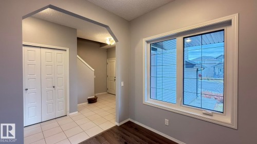 7185 Cardinal Way, Edmonton, AB - Indoor Photo Showing Other Room