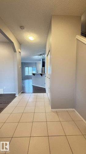 7185 Cardinal Way, Edmonton, AB - Indoor Photo Showing Other Room