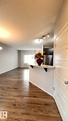 7185 Cardinal Way, Edmonton, AB - Indoor