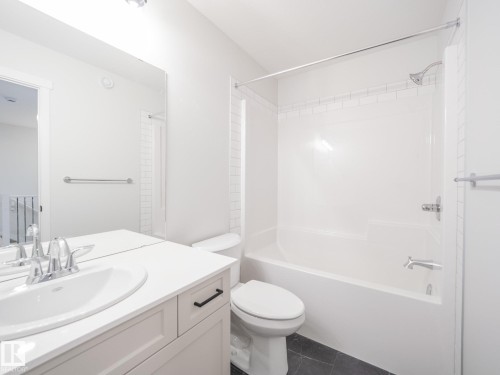 17631 70 Street, Edmonton, AB - Indoor Photo Showing Bathroom