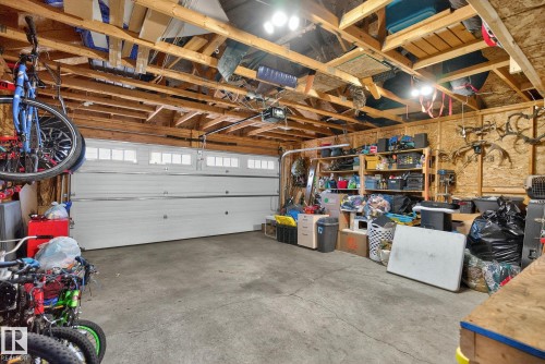 2465 Austin Crescent, Edmonton, AB - Indoor Photo Showing Garage