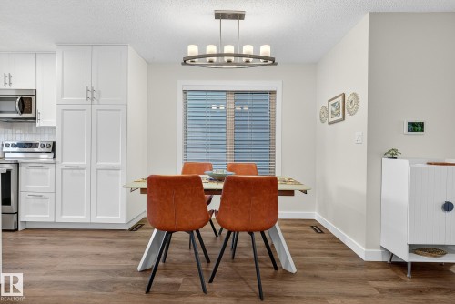 2465 Austin Crescent, Edmonton, AB - Indoor