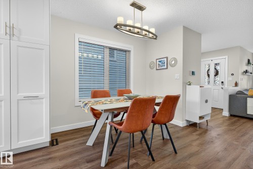 2465 Austin Crescent, Edmonton, AB - Indoor Photo Showing Dining Room