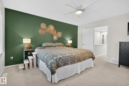 2465 Austin Crescent, Edmonton, AB - Indoor Photo Showing Bedroom