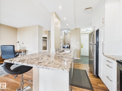 603 9909 110 Street, Edmonton, AB - Indoor Photo Showing Kitchen With Upgraded Kitchen