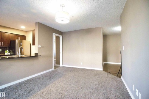 124 12025 22 Avenue, Edmonton, AB - Indoor Photo Showing Kitchen