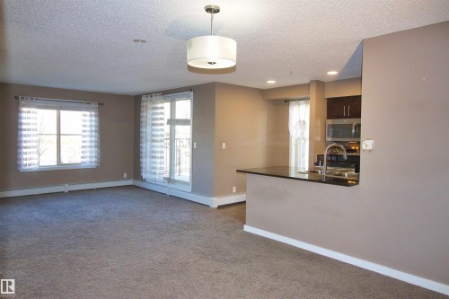 124 12025 22 Avenue, Edmonton, AB - Indoor Photo Showing Other Room