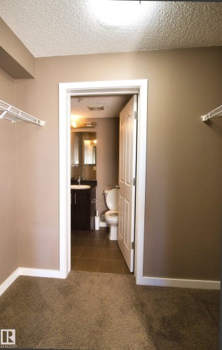 124 12025 22 Avenue, Edmonton, AB - Indoor Photo Showing Bathroom