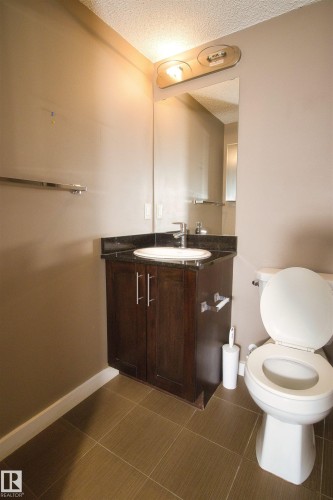 124 12025 22 Avenue, Edmonton, AB - Indoor Photo Showing Bathroom