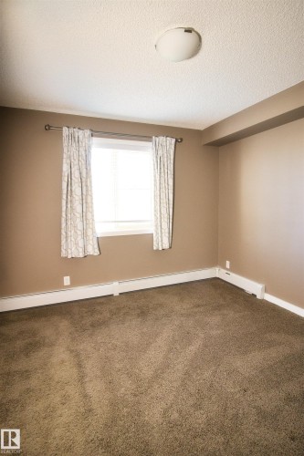 124 12025 22 Avenue, Edmonton, AB - Indoor Photo Showing Other Room