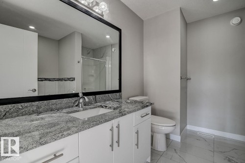 10357 149 Street, Edmonton, AB - Indoor Photo Showing Bathroom