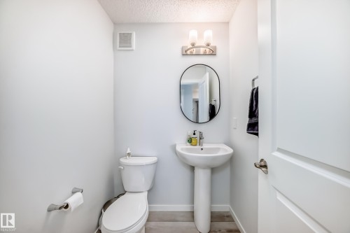 5043 Kinney Link, Edmonton, AB - Indoor Photo Showing Bathroom