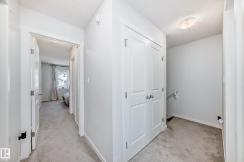 5043 Kinney Link, Edmonton, AB - Indoor Photo Showing Other Room