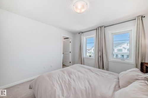 5043 Kinney Link, Edmonton, AB - Indoor Photo Showing Bedroom