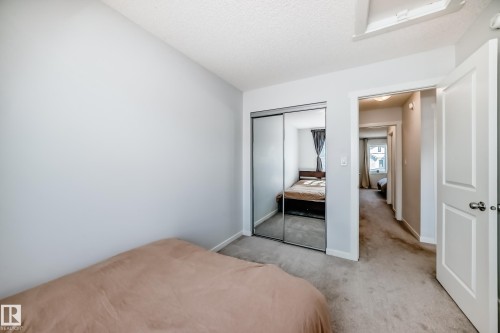 5043 Kinney Link, Edmonton, AB - Indoor Photo Showing Bedroom
